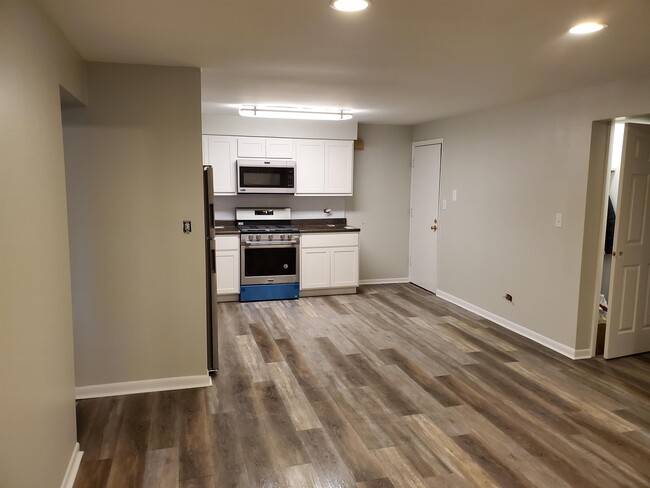 Building Photo - 529 Dempster St