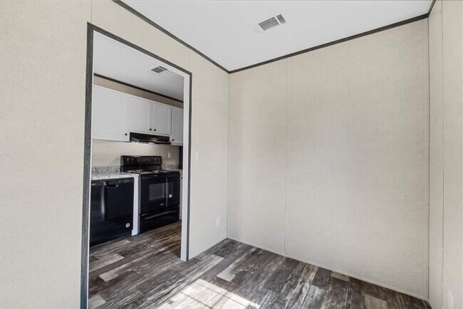 Foto del edificio - 2172 E Camp N Comfort Ln