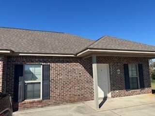 Foto del edificio - 51487 Averett Rd