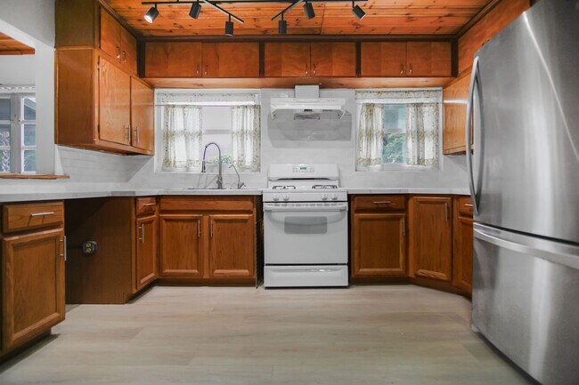 Foto del edificio - Single family home now available!