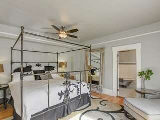 Building Photo - Charming Historic Vacation Rental