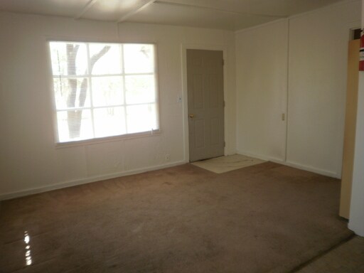 Building Photo - 3317 E Bermuda St