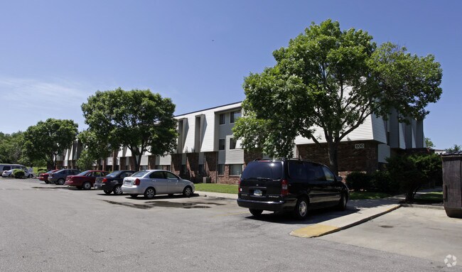 Foto del edificio - College Hill Apartments