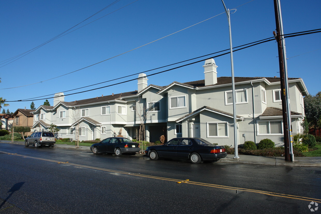 Primary Photo - 3845 Blackford Ave