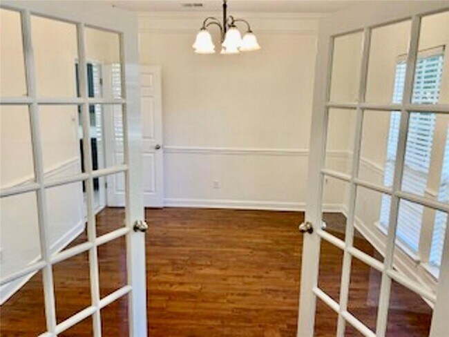 Building Photo - 1124 Sewannee Ct