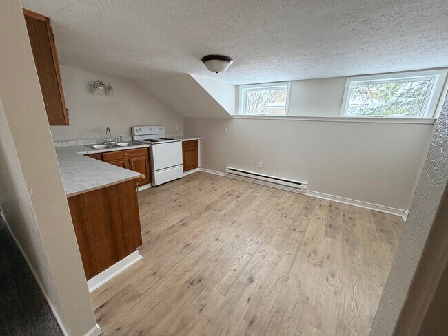 Foto del edificio - 118 W Grove St