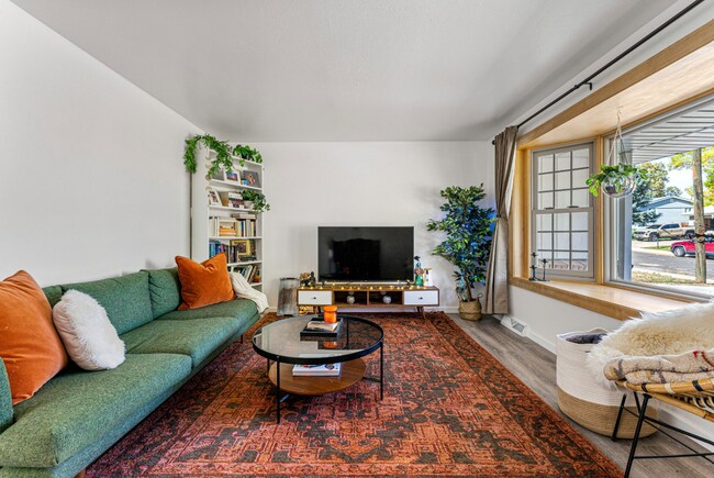 Foto del edificio - 6424 W 76th Pl