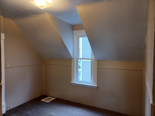 Building Photo - 1506 6th St