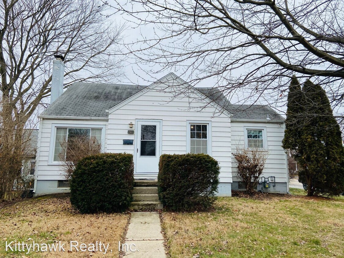 Primary Photo - 4 br, 2 bath House - 701 S. Maple Avenue