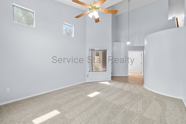 Building Photo - 2111 E Appaloosa Rd