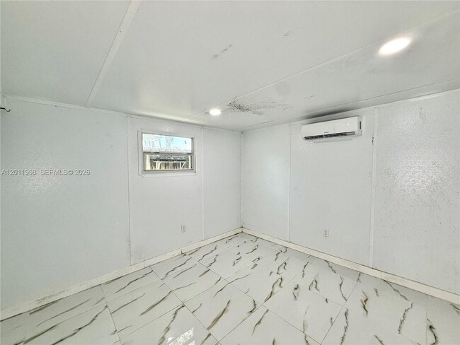 Foto del edificio - 950 NW 109th St