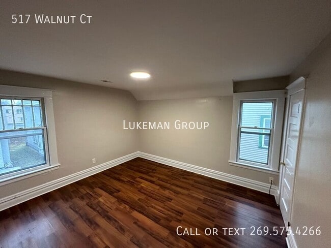 Building Photo - 517 Walnut Ct