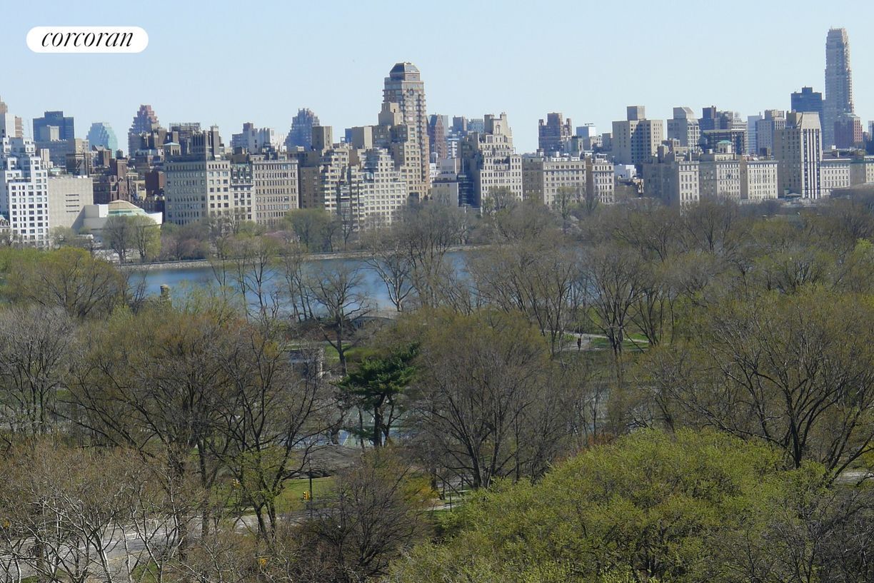 Primary Photo - 400 Central Park W
