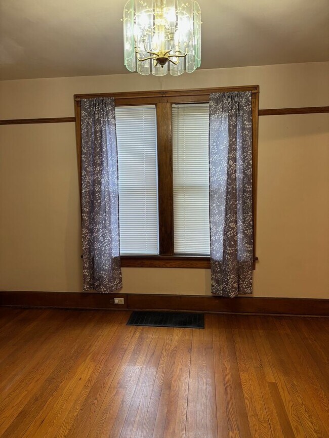 Foto del edificio - 3 Bedroom/1 Bath Single Family Home betwee...