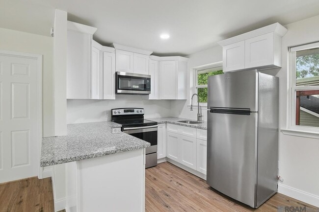 Building Photo - 210 Centerville St NE