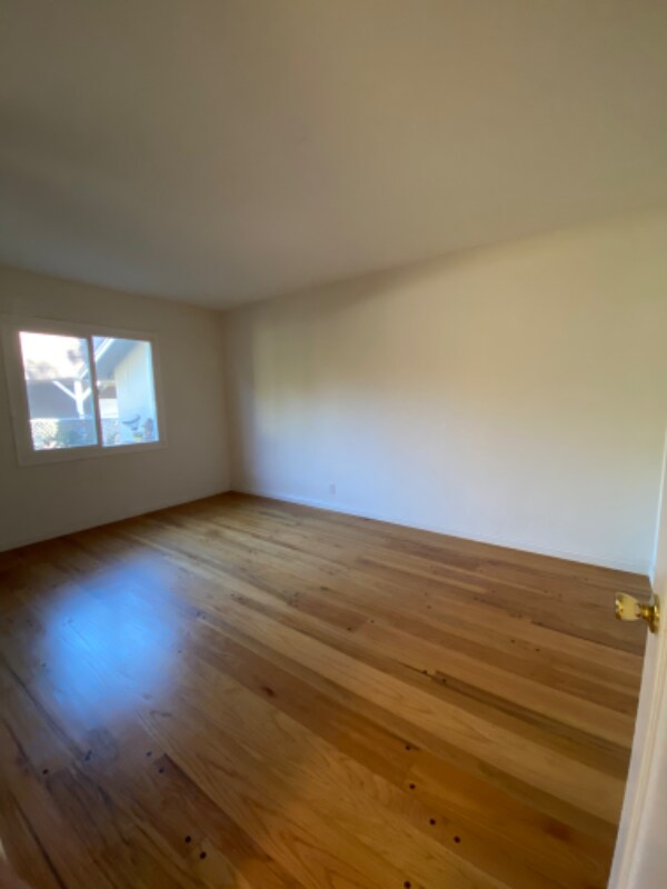 Building Photo - 2401 Meadowbrook Rd