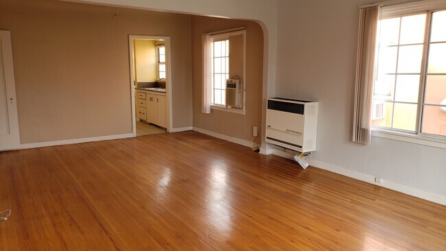 Building Photo - 1223 Stearns Dr