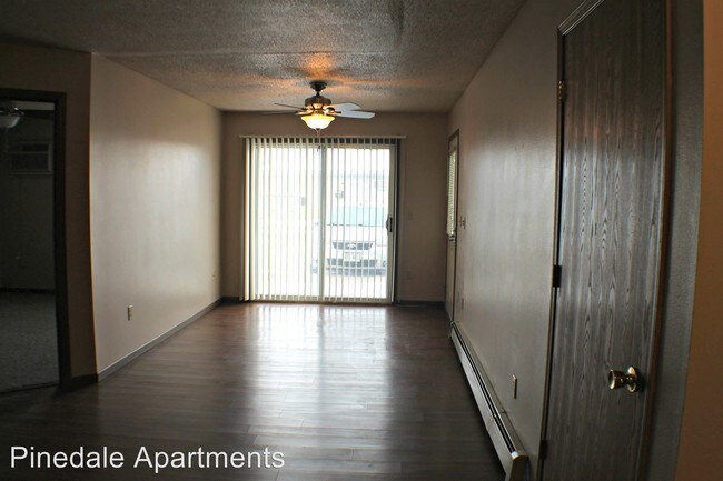 Foto del edificio - 388 Red Cedar St