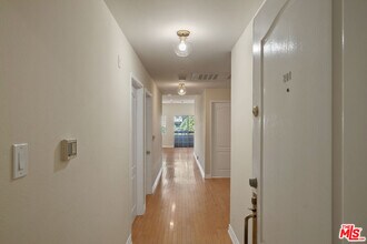 Building Photo - 923 Euclid St