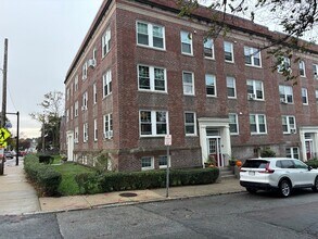Building Photo - 6 Brooks Park