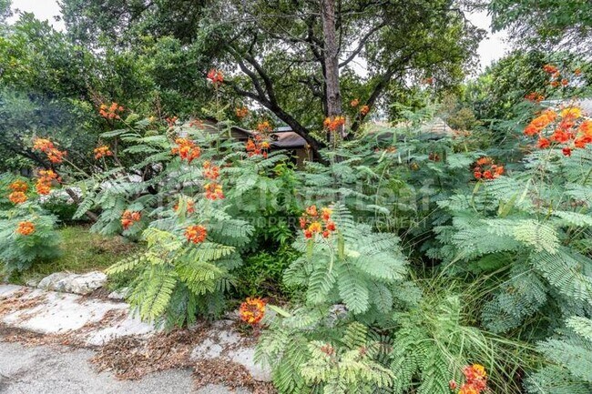 Foto del edificio - 1522 Devin Dr