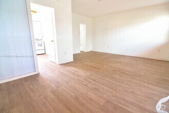 Building Photo - 2170 NW Flagler Terrace