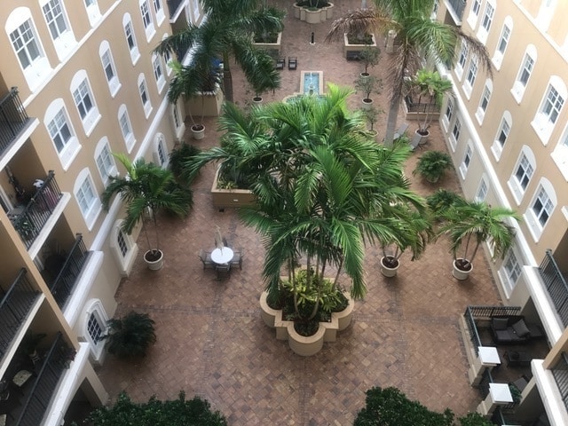Building Photo - Annual Furnished Rental in Broadway Promen...