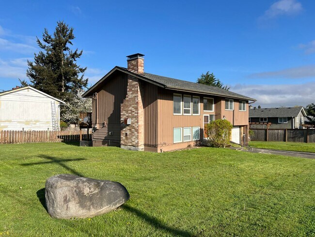 Building Photo - Applications Pending-THREE BEDROOM PROPERT...