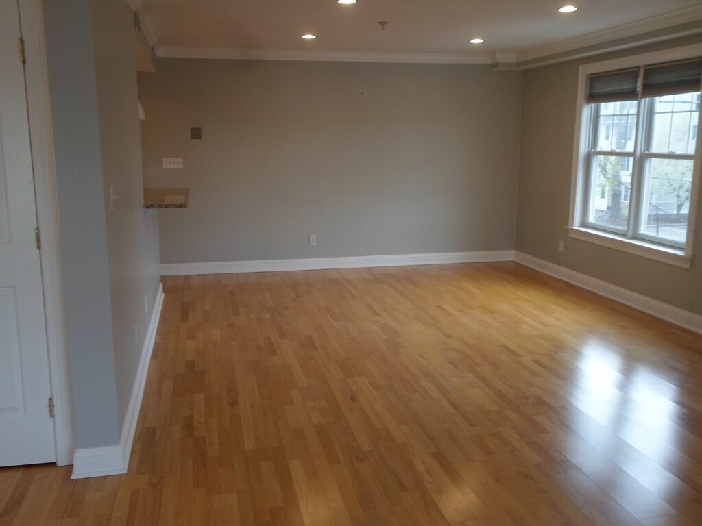 10 Porter St Unit H, Stoughton, MA 02072 Condo for Rent in Stoughton