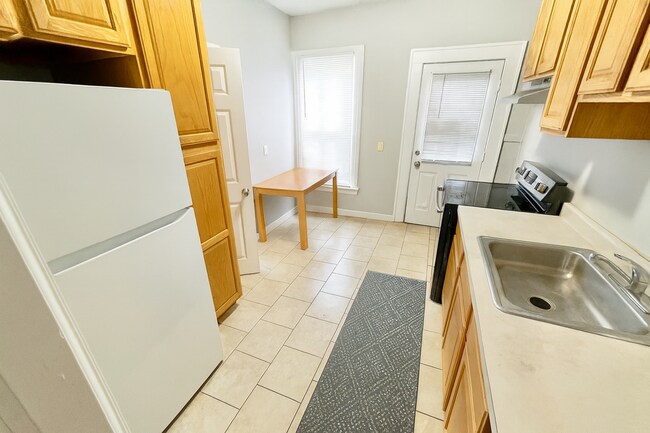 Building Photo - Varsity Management