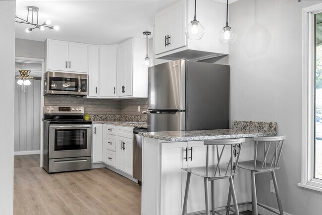 Building Photo - 6434 Vita Dr
