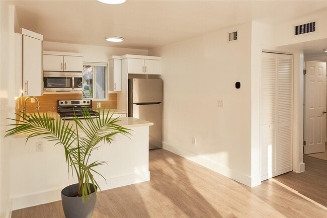 Foto del edificio - 6863 NW 2nd Ave