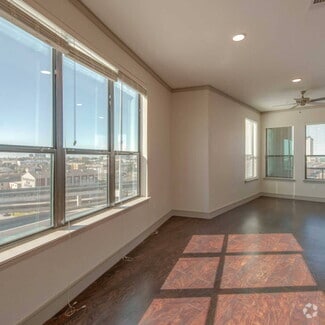 Building Photo - 2117 Chenevert St
