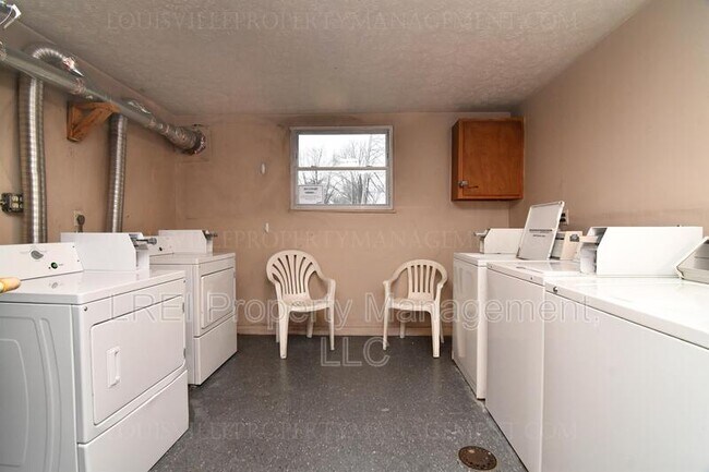 Building Photo - 4903 Saddlebrook Ln