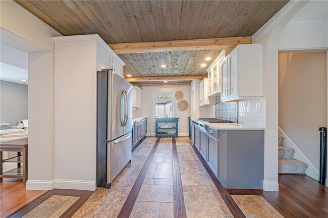 Foto del edificio - 8787 Coyne Ave