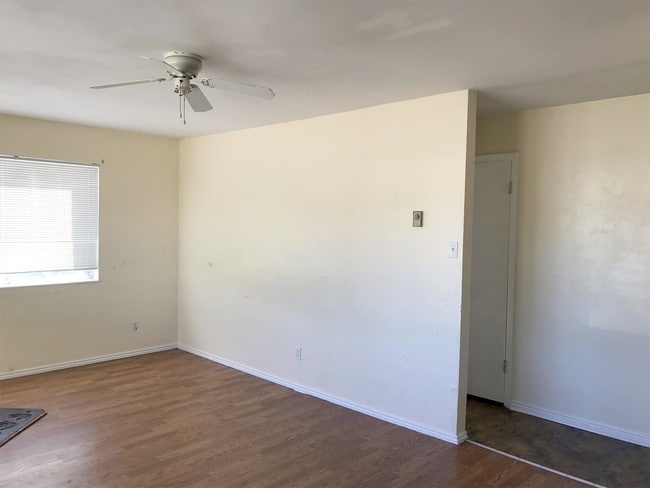 Building Photo - 267 W 500 N