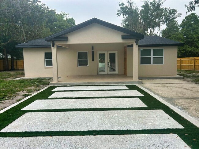 Building Photo - 12909 Forest Hills Dr