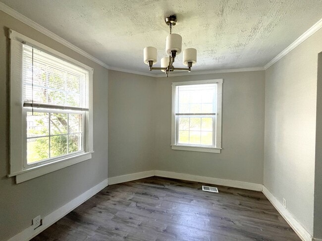 Building Photo - Excellent Location Near Old Hickory Lake