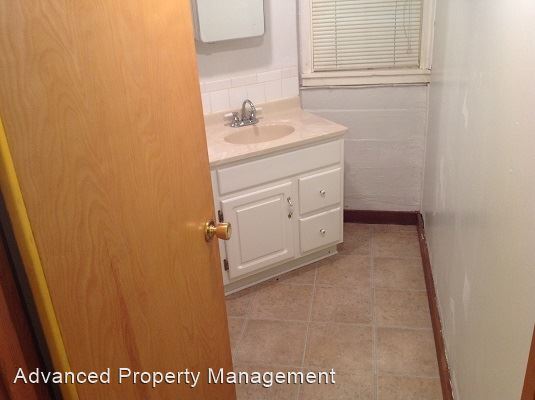 Building Photo - 1 br, 1 bath House - 1207 Claflin, #2