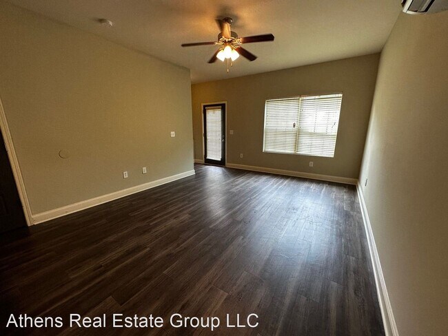 Foto del edificio - 4 br, 4.5 bath House - 149 Strickland Avenue
