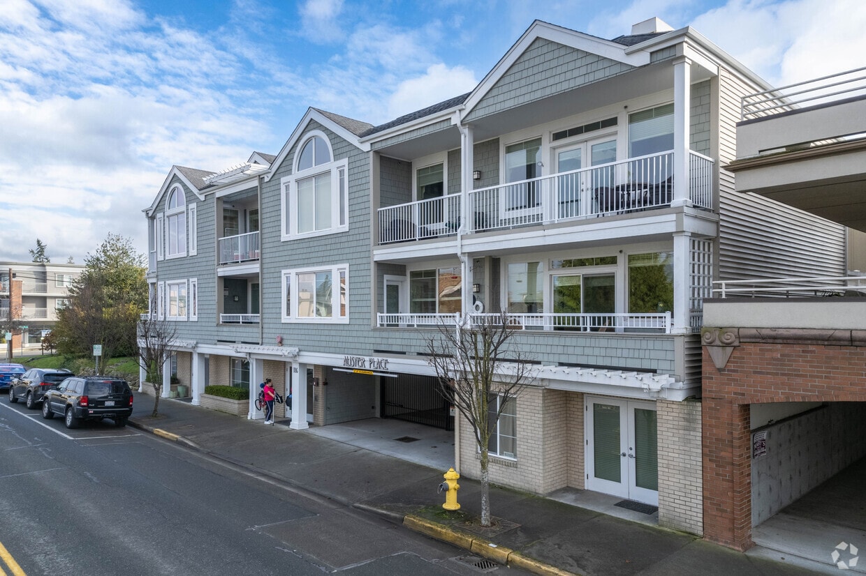 Exterior - 126 3rd Ave N