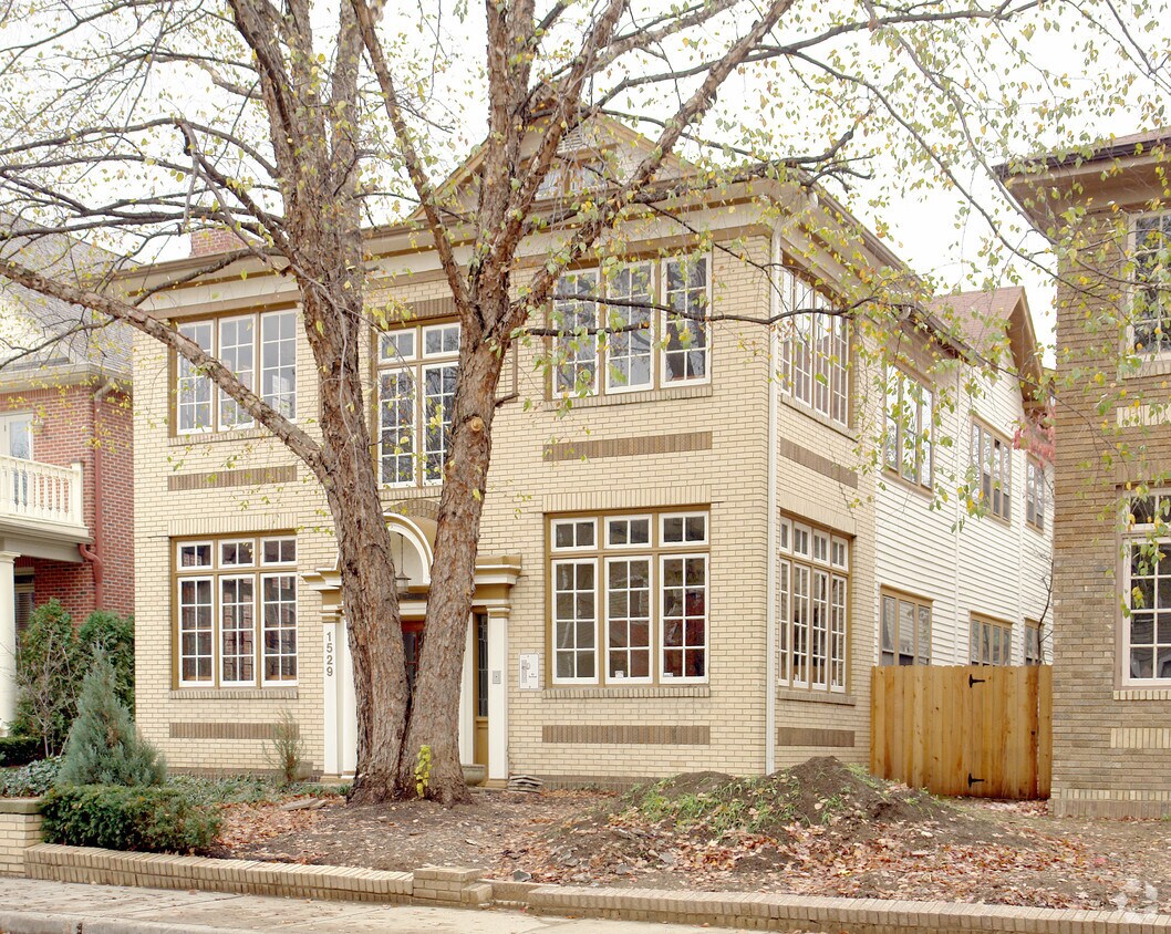 Building Photo - 1529 N Park Ave