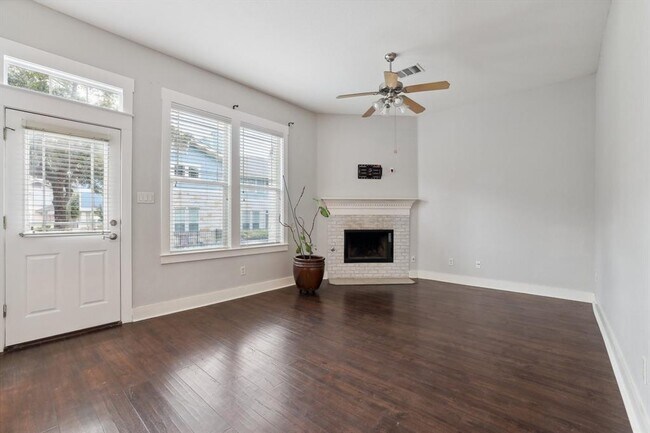 Foto del edificio - 2930 Grand Oaks Loop