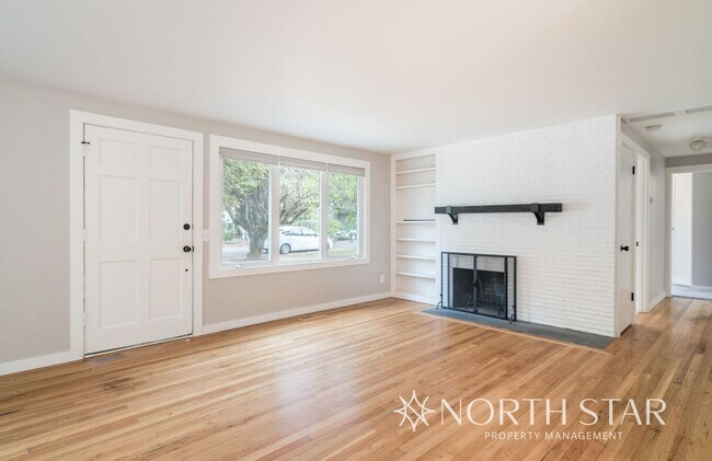 Building Photo - Charming Cottage in Lake Oswego