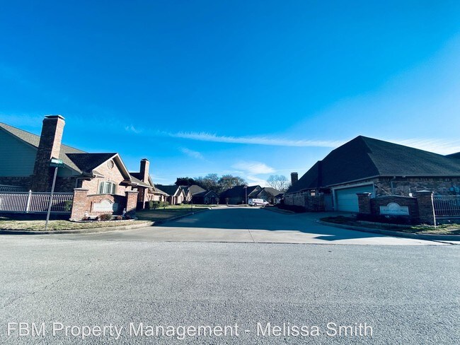 Foto del edificio - 2 br, 2 bath House - 628 Mockingbird Place