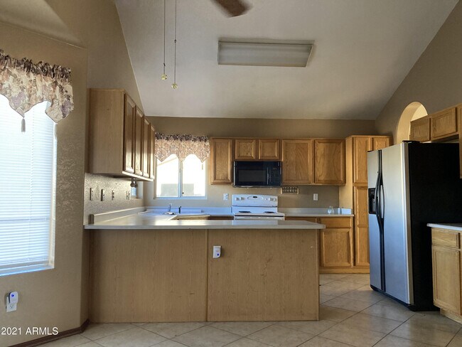 Building Photo - 4826 W Taro Dr