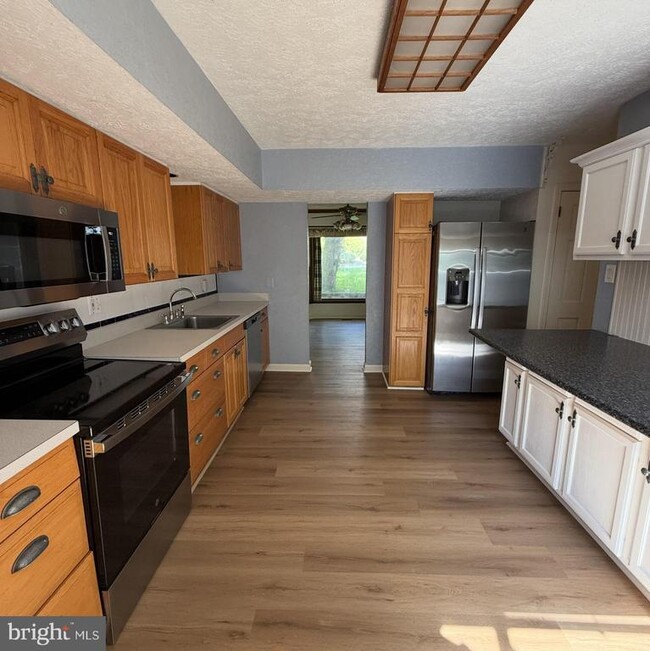 Foto del edificio - 15723 Edgewood Dr