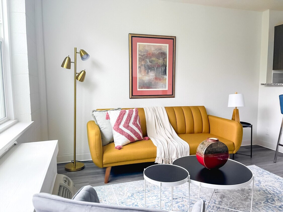 Foto principal - 2500 Highland Ave