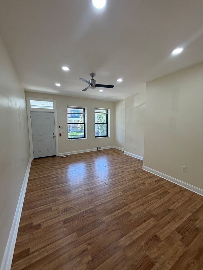Foto del edificio - 451 W Bringhurst St