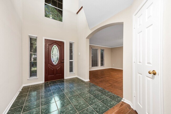 Building Photo - 1835 Taylor Creek Dr